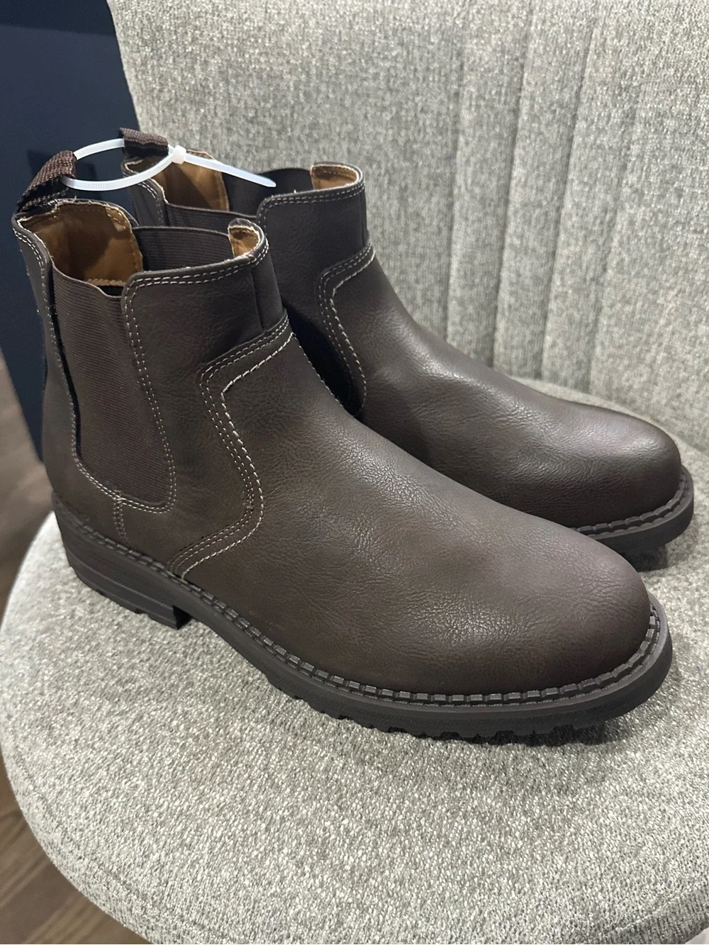 Dockers Men's Brown Chelsea Boots - Classic Pull-On Style